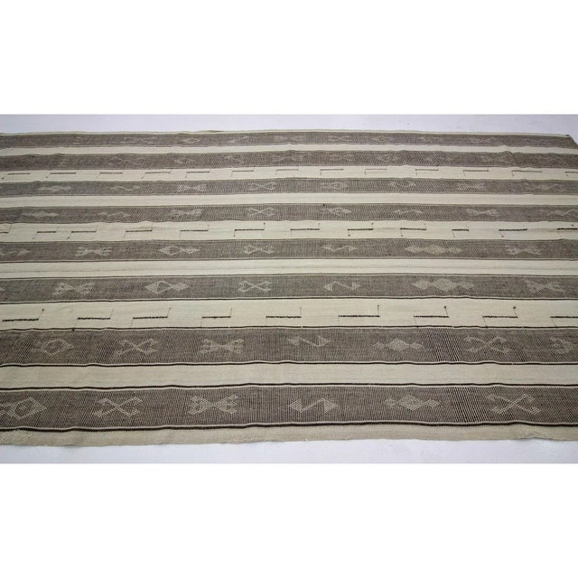 Modern 1960s Vintage Kilim Rug- 6′10″ × 12′5″ For Sale - Image 3 of 7