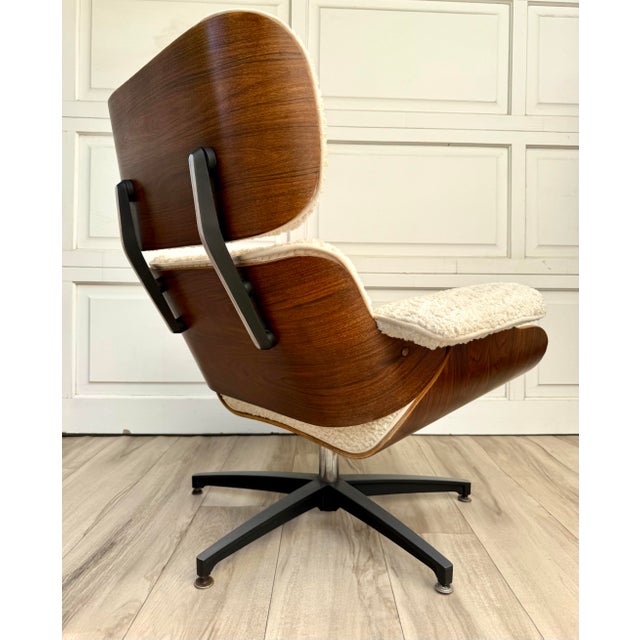Brown Vintage Northfield Eames-Style Lounge Chair & Ottoman in Walnut & Ivory Bouclé For Sale - Image 8 of 16