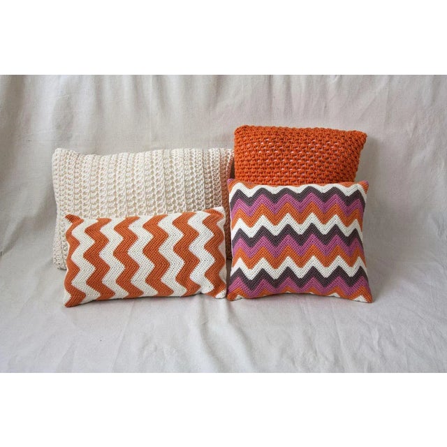 Contemporary Multi-Colored Zig Zag Geométrica Cushion from Com Raiz For Sale - Image 3 of 4