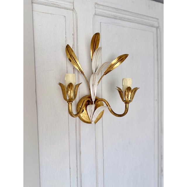 Mid-Century Modern Italian Gilt and White Tôle 2-Light Wall Sconce attributed to Masca, 1970s For Sale - Image 3 of 12