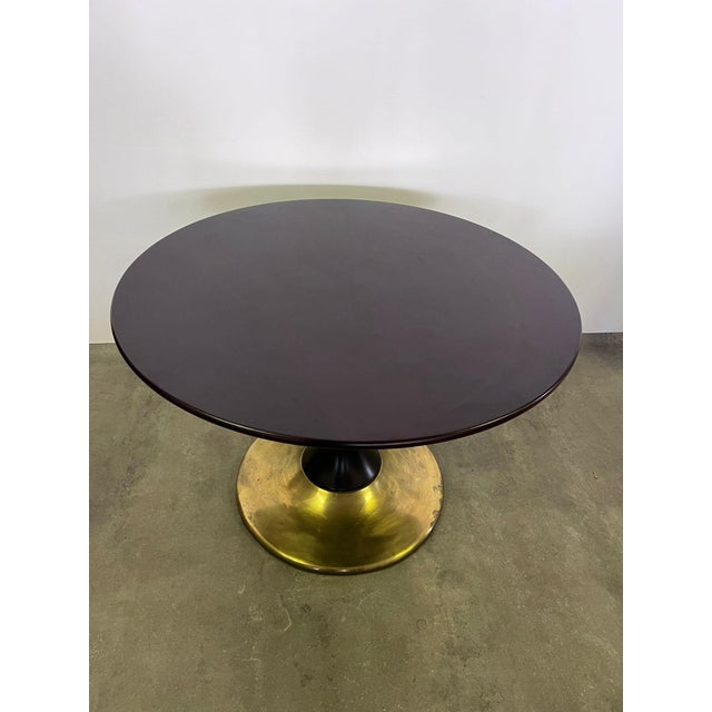Mid-Century Modern Round Table in Mahogany and Brass, 1950 For Sale - Image 3 of 6