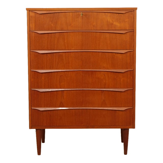 Vintage Danish Chest of Drawers in Teak For Sale
