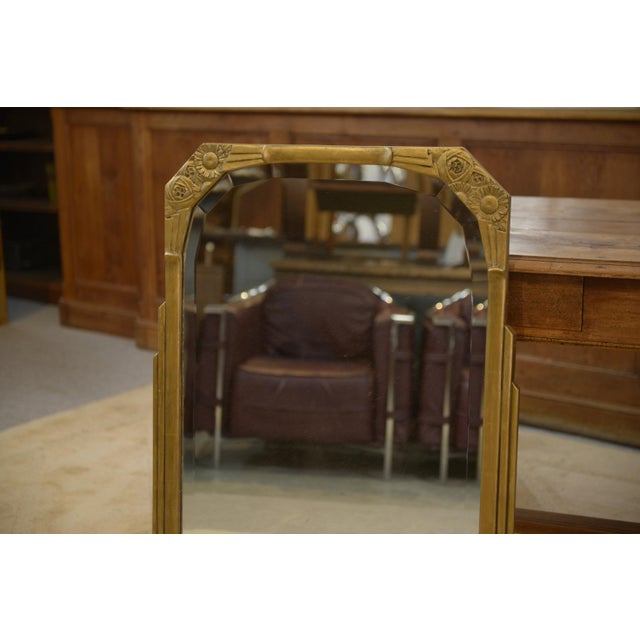 Art Deco Mirror with Beveled Glass, 1930s, in Very Good conditions. Designed 1920 to 1949