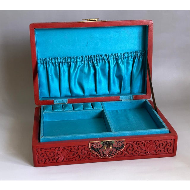 Mid 20th Century Chinese Export Cinnabar Lacquer Jewelry Box For Sale - Image 10 of 12