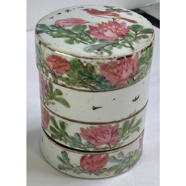 Chinese Early 20th Century Chinese Hand-Painted Four-Tiered Ceramic Keepsake Box For Sale - Image 3 of 10