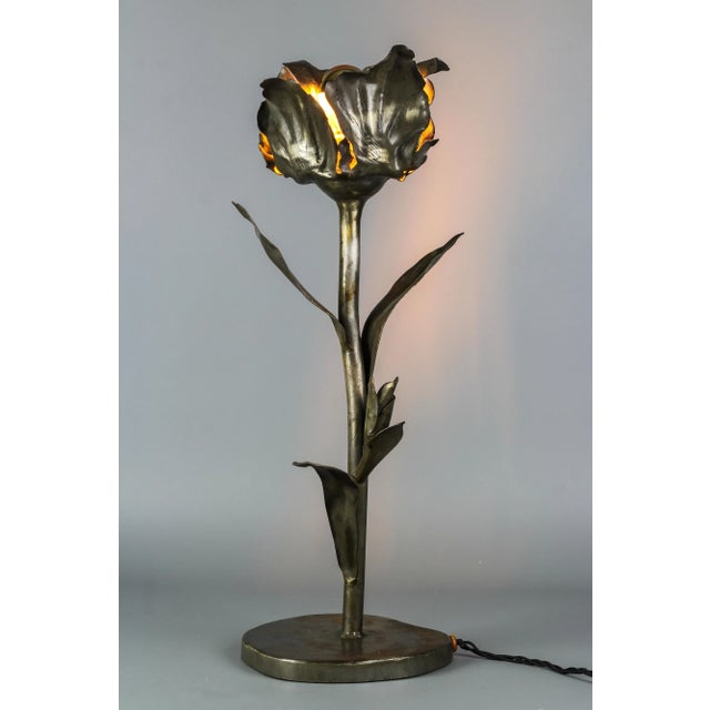Mid-Century Modern Flower Table Lamp in Metal For Sale - Image 18 of 18