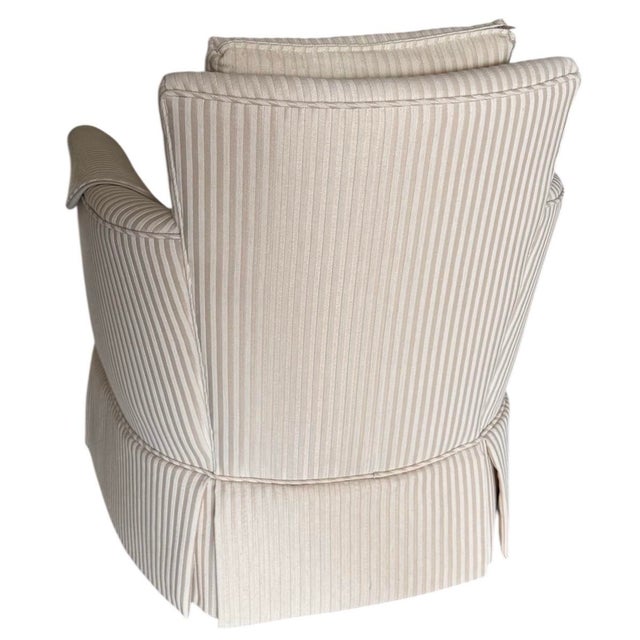 English Late 20th Century Pair of Neutral Striped Club Chairs Transitional Lounge For Sale - Image 3 of 7