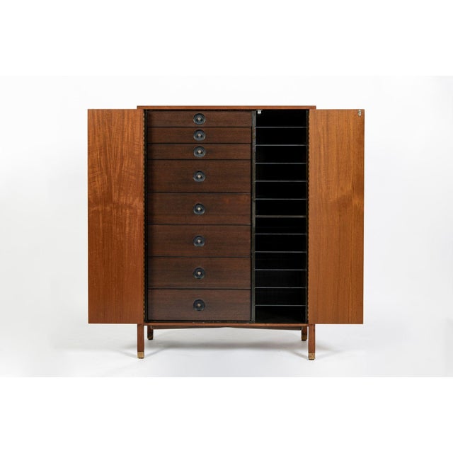 Wood Mid-Century Modern Gentleman’s Cabinet or Dresser by Harvey Probber, Circa 1965 For Sale - Image 7 of 18