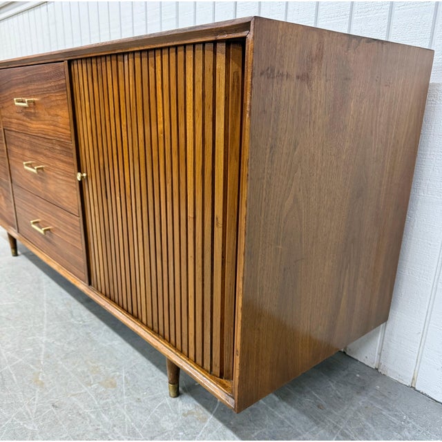Mid-Century Modern Mid-Century Modern 9-Drawer Walnut Tambour Dresser For Sale - Image 3 of 12