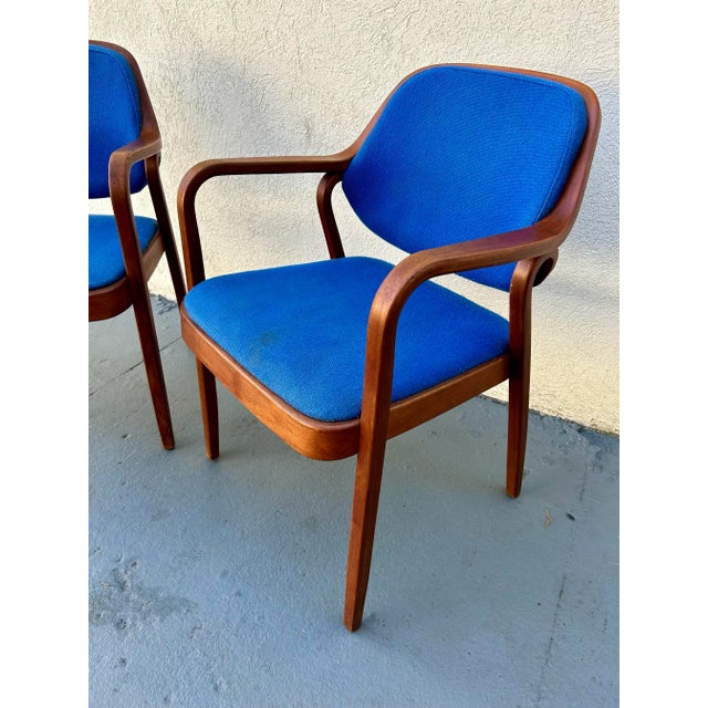 Wood 1970s Pair of Bentwood Lounge Chairs by Knoll For Sale - Image 7 of 10