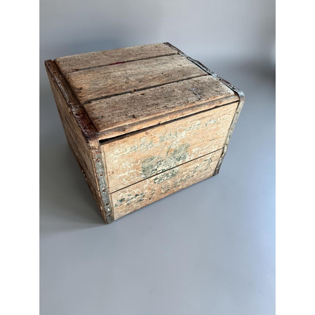 Bottle Green Vintage Farmhouse Clover Leaf Dairy Wood Crate Case Milk Famous for Purity For Sale - Image 8 of 11