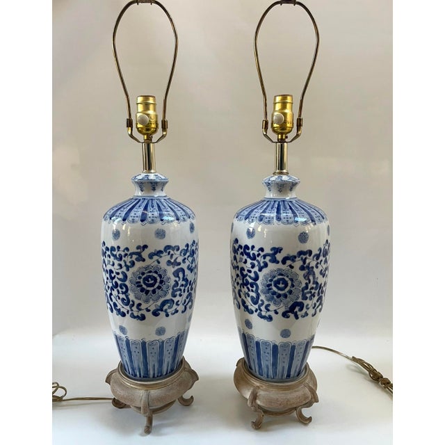 Blue Porcelain Blue & White Traditional Chinoiserie Chinese Hand-Painted Table Lamps - A Pair For Sale - Image 8 of 9