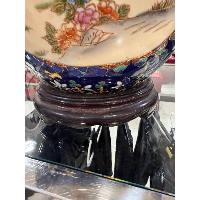1930s Hand Painted Geisha Girls Large 16.5 in Porcelain Satsuma Egg W Stand Made in China For Sale In Atlanta - Image 6 of 6