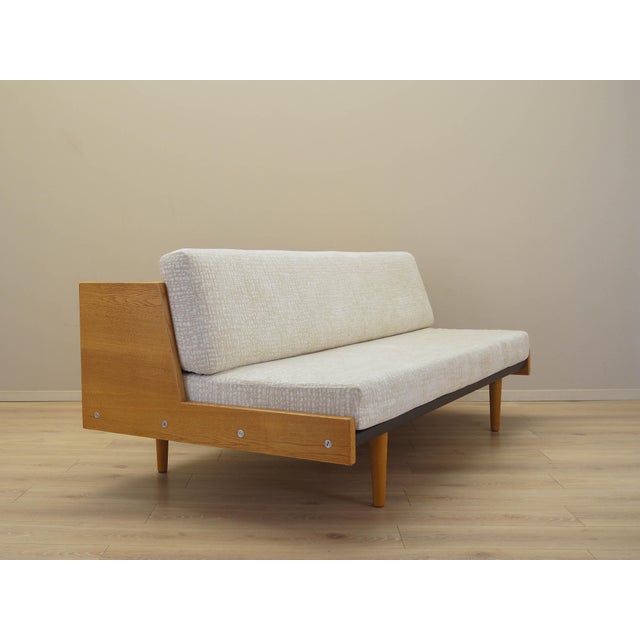 Danish Oak Sofa by Hans J. Wegner for Getama, 1960s For Sale - Image 14 of 18