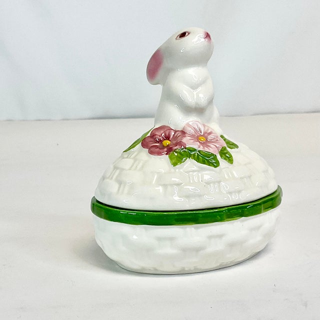 1980s Vintage Hollywood Regency Coastal Egg & Bunny Trinket Box - Easter For Sale - Image 11 of 12