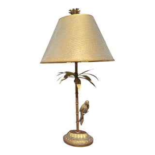 Vintage Maitland-Smith Parrot-in-Palm-Tree Table Lamp in the Glamorous Hollywood Regency / Palm Beach Regency Traditio For Sale