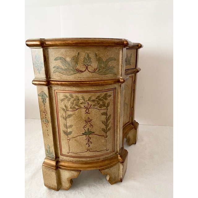 Wood Hand Carved and Hand Painted Jewelry/Collector/Trinket/ Box Excellent Mint Condition Vintage.. For Sale - Image 7 of 14