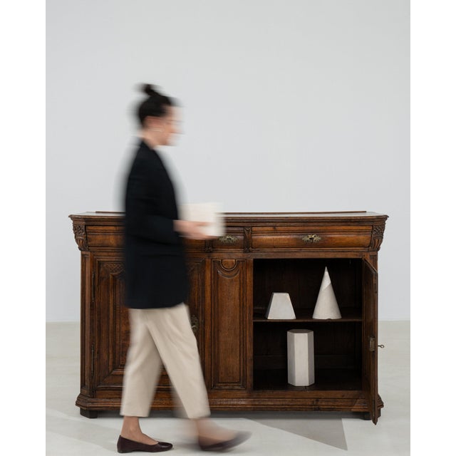 Here is a piece, its dark walnut, foliate acanthus motif the first thing to catch the eye. Dating to 19th Century and...