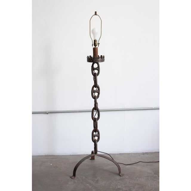 French Industrial Chain Link Floor Lamp, France 1950s For Sale - Image 3 of 8