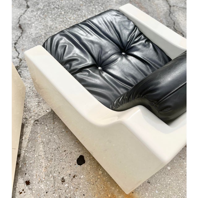 Mid Century Modern Sofa Set in Fiberglass With Black Tufted Cushions | Homecrest Style c.1960s For Sale - Image 10 of 18