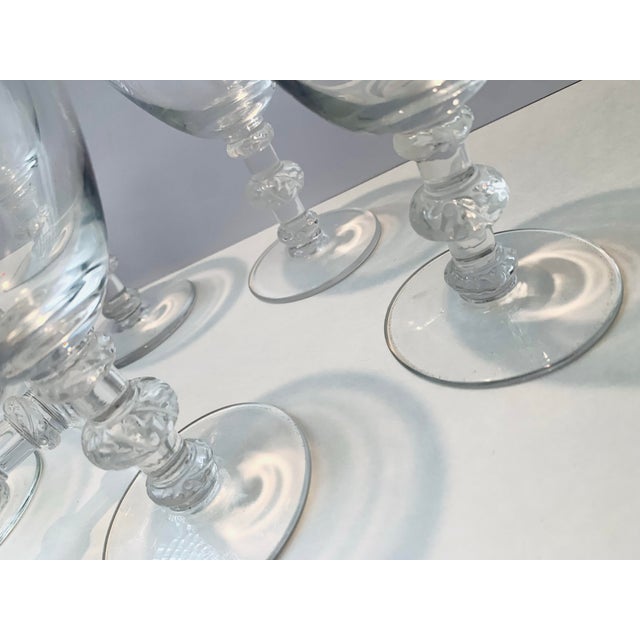 Signed 1950’s Vintage Lalique ‘Saint Hubert’ Crystal Water or Wine Goblet With 3 Frosted Leaf Decorations on the Stem, Art Deco Style- Set of 8 For Sale - Image 11 of 12