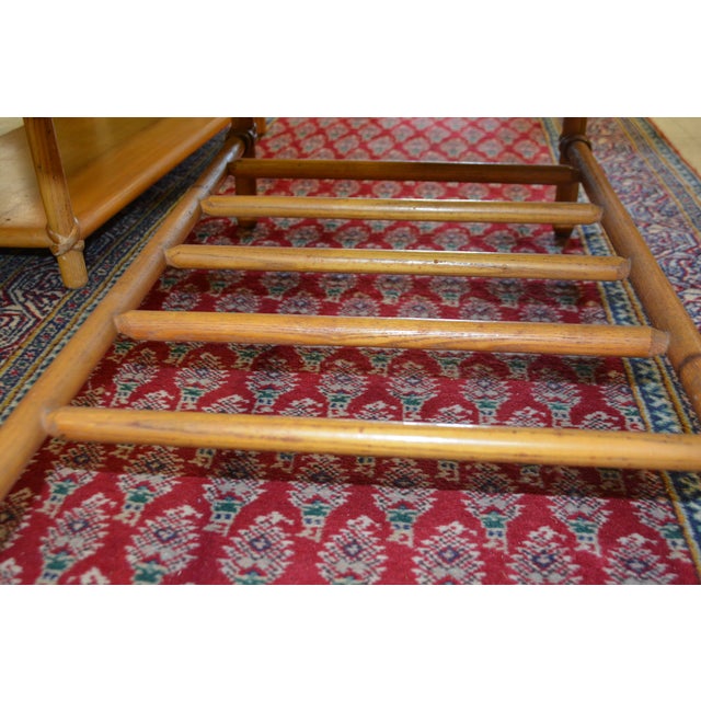 1960s 1960s Vintage Heywood Wakefield Ashcraft Golden Maple Coffee Table W/ Lower Shelf For Sale - Image 5 of 8