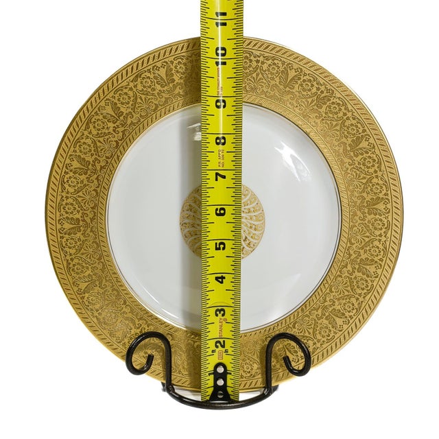 Hollywood Regency Circa 1935–1955 22k Gold Encrusted Vintage Heinrich & Co. Selb Bavaria Plates- Set of 4 For Sale - Image 3 of 7