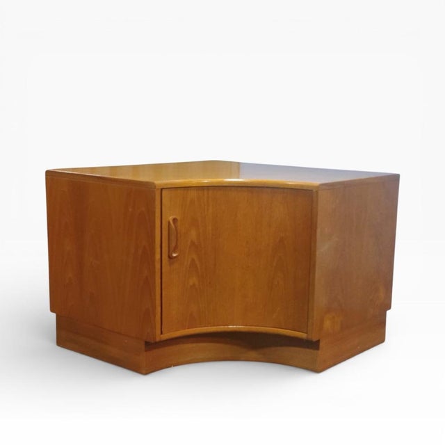 Brown Mid-Century Modern Teak Corner Cabinet Unit from G-Plan, 1970s For Sale - Image 8 of 11