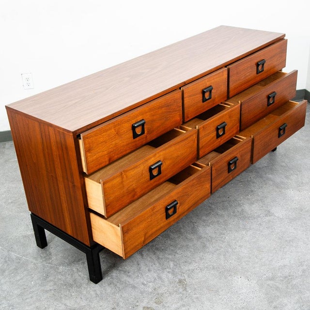 1960s Mid Century Modern Dresser Credenza Dixie 9 Drawer Vintage Walnut Danish Drexel For Sale - Image 5 of 10