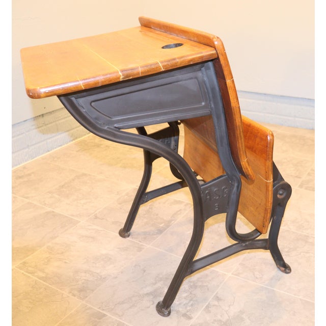 Set of Three Antique American School Desks by Buffalo Metal Company & American Seating Company, Circa 1895–1935 For Sale - Image 6 of 18