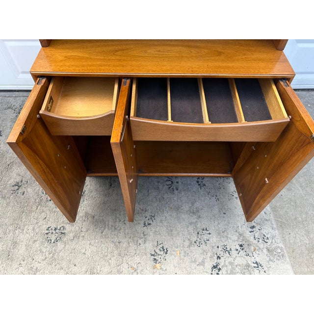 Copper Heritage Mid-Century Buffet and Cane Wood Hutch China Cabinet. For Sale - Image 8 of 11