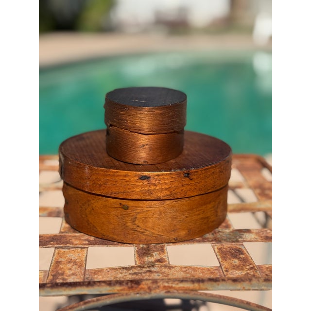 American Pair Antique Shaker-Style Bentwood Boxes, Oval & Round, 19th–Early 20th Century For Sale - Image 3 of 14