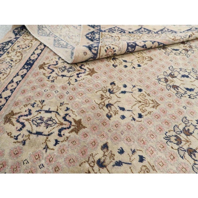 Galerie Shabab Collection Mid-20th Century Handmade Turkish Sivas Accent Rug For Sale - Image 10 of 10