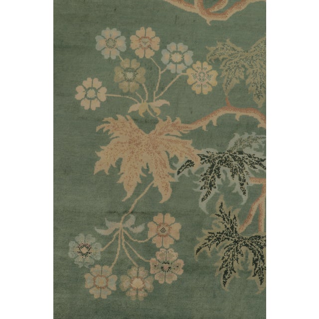 Rug & Kilim’s Chinese Art Deco Inspired Rug, Green With Elegant Vine Scroll For Sale In New York - Image 6 of 8