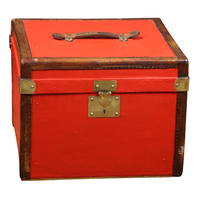Flat Red Hat Trunk, 1890s For Sale