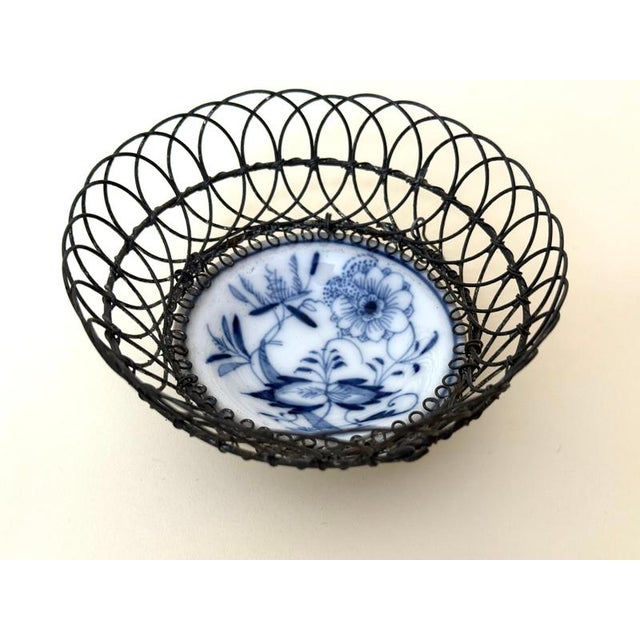Metal 19th Century Porcelain Wire Bowls attributed to Meissen, Germany, Set of 3 For Sale - Image 7 of 16