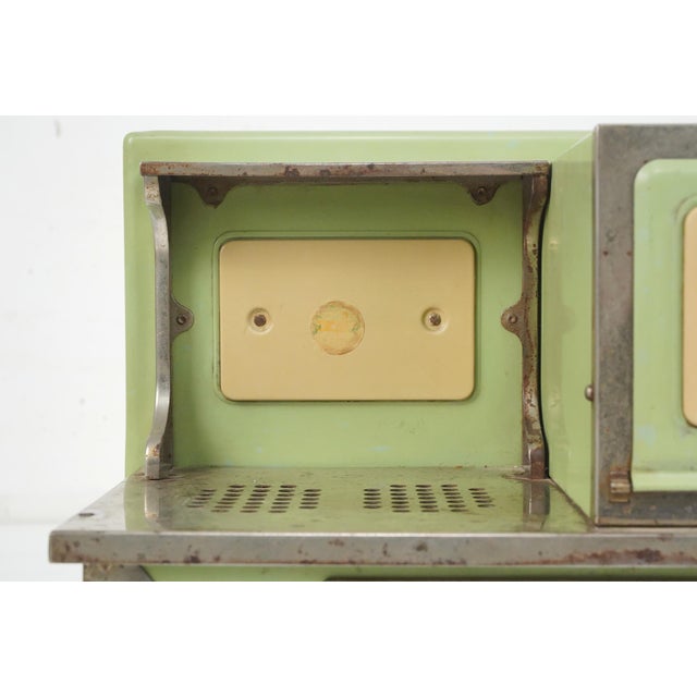 1930s Little Lady Toy Stove by Kokomo For Sale - Image 4 of 13