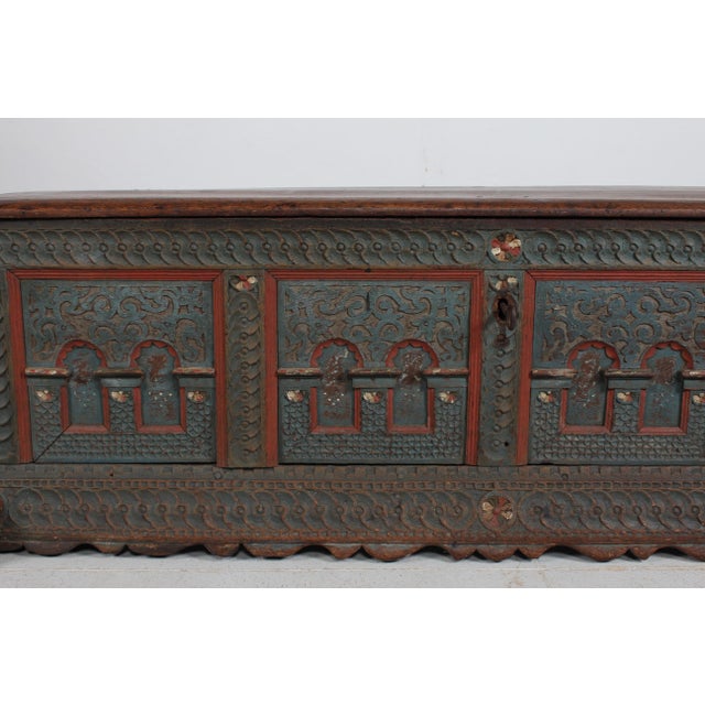 Antique Storage Chest in Oak For Sale - Image 5 of 18