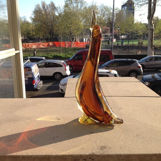 Chestnut 1950s Tall Sommerso Glass Caramel to Clear Penguin For Sale - Image 8 of 13