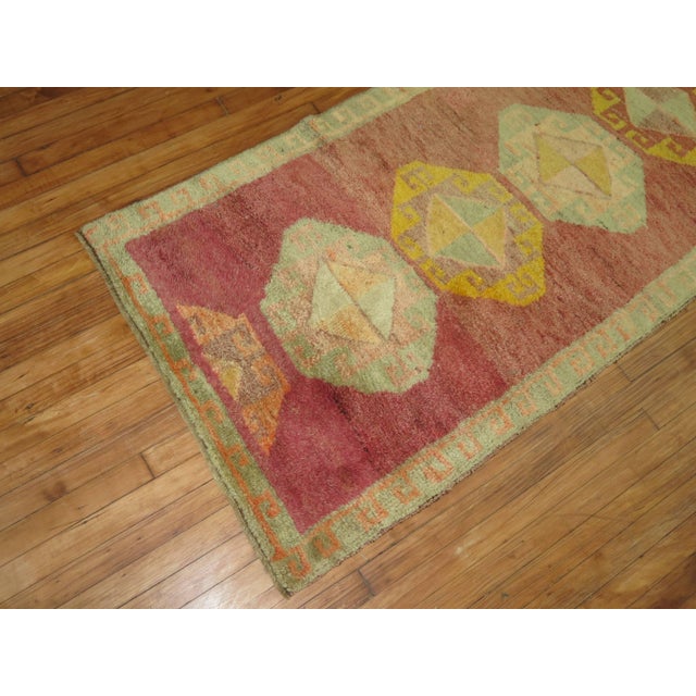 Mid-Century Modern Pink Magenta Field 20th Century Boho Chic Hand-Knotted Anatolian Turkish Runner For Sale - Image 3 of 6
