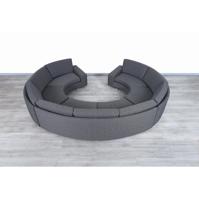 Mid-Century Modern Circular Sectional Sofa Attributed to Milo Baughman ,1970s For Sale - Image 9 of 10