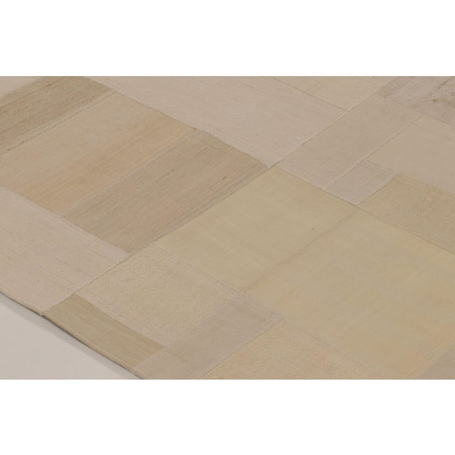Vintage Turkish Patchwork Rug With Neutral Design in Beige & Gold - Rug & Kilim For Sale In New York - Image 6 of 10