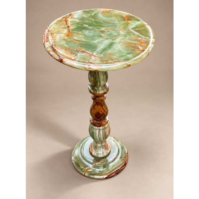 2020s Handcrafted Green Onyx Pedestal Table – Natural Stone Round Accent & Side Table For Sale - Image 5 of 10