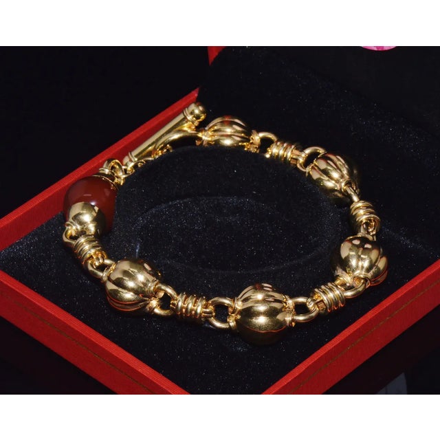 Red Estate Primavera Preziosi Italian Solid 18K Gold Carnelian Bead Fluted Ball Toggle Bracelet For Sale - Image 8 of 10