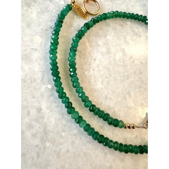 Contemporary Emerald Quartz Faceted Stacking Necklace With Gold Tone Clasp. Designed by Matthew Izzo For Sale - Image 3 of 4