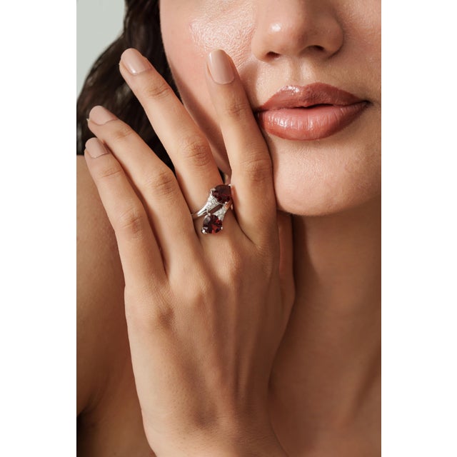 Art Deco Chic 3.95ct Heart Shape Garnet Diamond Art Deco Bypass Ring Size 5.5 in 14k Gold For Sale - Image 3 of 15