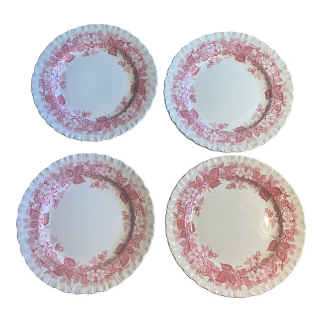 1960s Wedgwood Bramble Pink 8.25” Set of 4 Plates For Sale