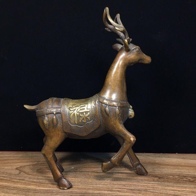 1960s Pair of Vintage Gilt Bronze Deer Figures | Chinese Fu Lu Symbol | Chinoiserie Decor For Sale - Image 5 of 9