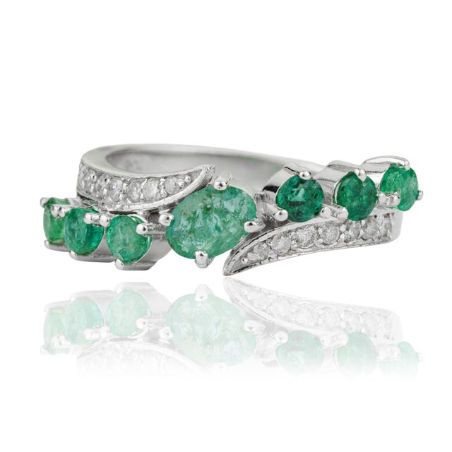 Contemporary Hallmarked 925 Silver Natural 1.26 Ct Emerald & Diamond Wave Ring Size 6 For Sale - Image 3 of 13