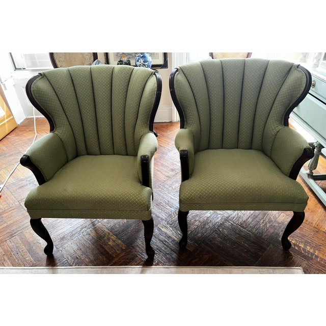 Art Deco Pair of 2 Mid-20th Century Vintage Hollywood Regency / Art Deco Revival Wingback Accent Chairs in Pristine Condition For Sale - Image 3 of 15
